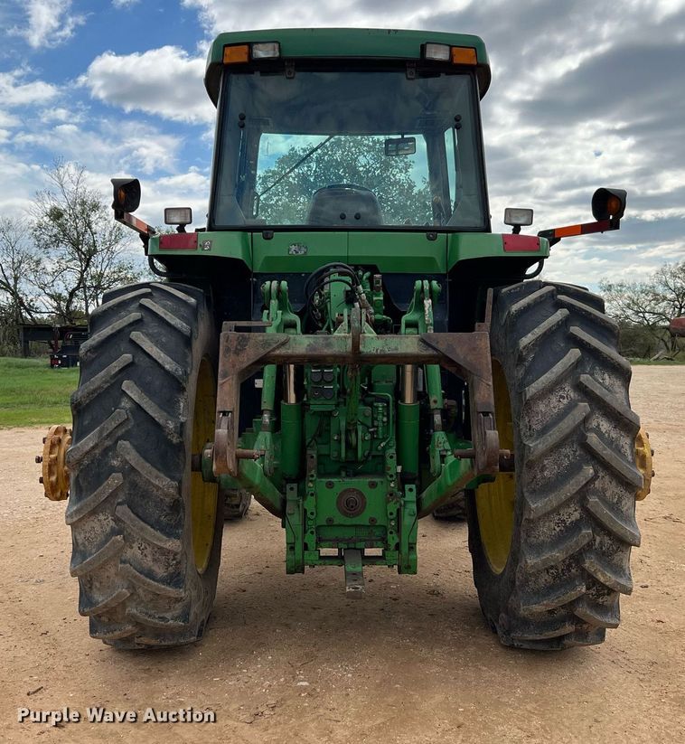 image for item DQ2317 2000 John Deere 7810  MFWD tractor