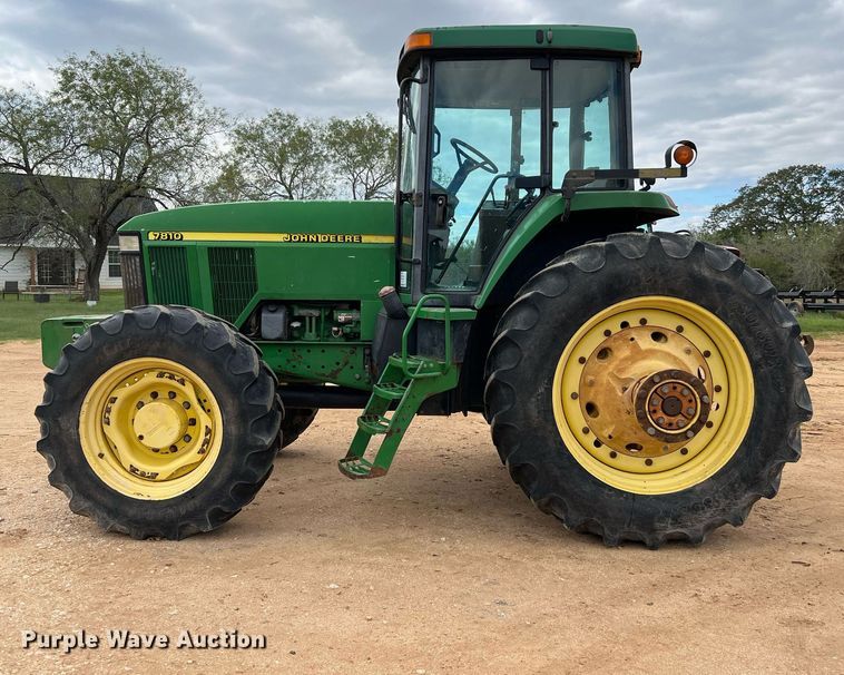 image for item DQ2317 2000 John Deere 7810  MFWD tractor