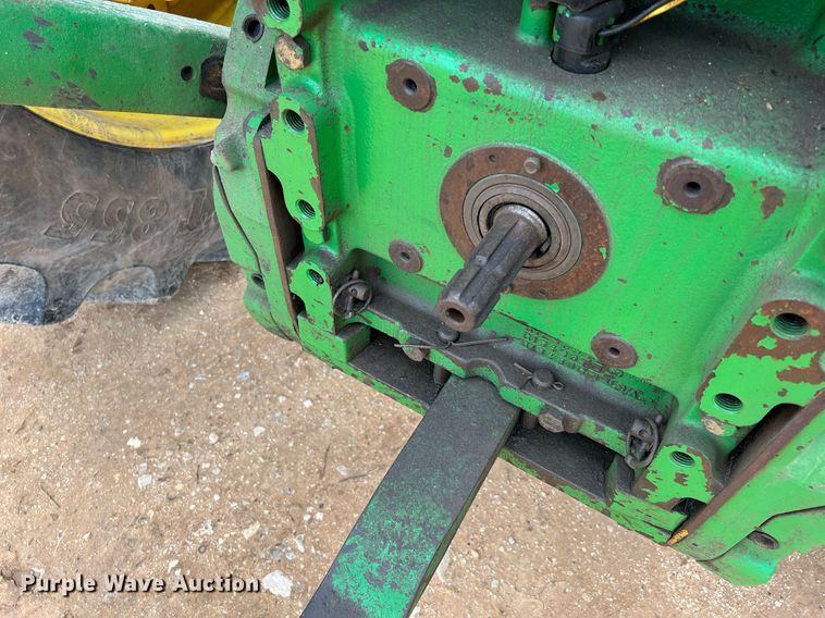 image for item DQ2317 2000 John Deere 7810  MFWD tractor