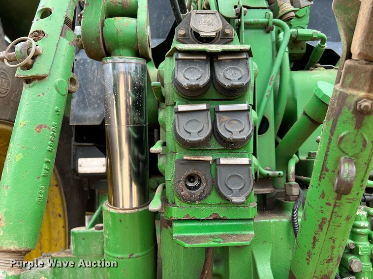 image for item DQ2317 2000 John Deere 7810  MFWD tractor