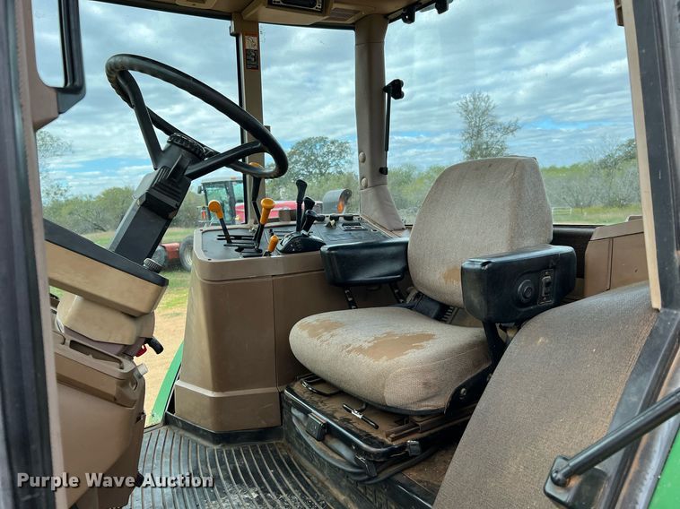 image for item DQ2317 2000 John Deere 7810  MFWD tractor