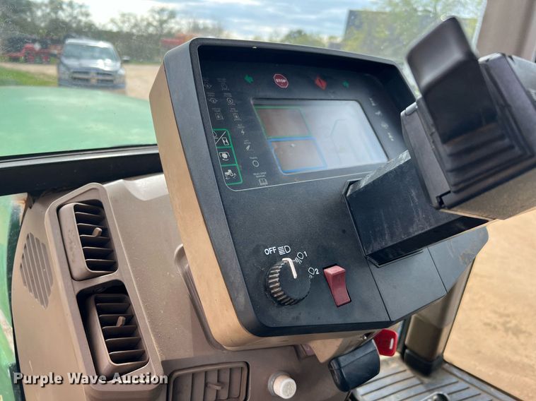 image for item DQ2317 2000 John Deere 7810  MFWD tractor