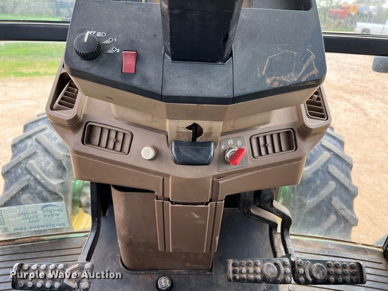 image for item DQ2317 2000 John Deere 7810  MFWD tractor