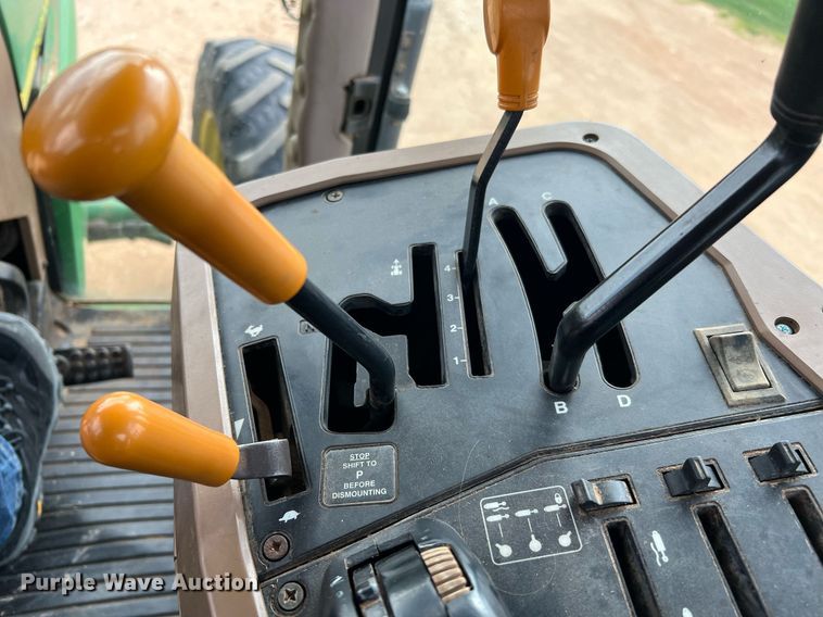 image for item DQ2317 2000 John Deere 7810  MFWD tractor