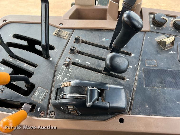 image for item DQ2317 2000 John Deere 7810  MFWD tractor