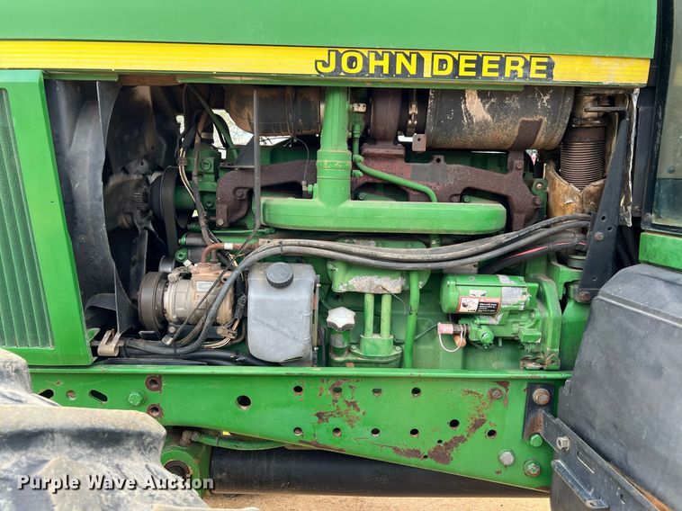 image for item DQ2317 2000 John Deere 7810  MFWD tractor