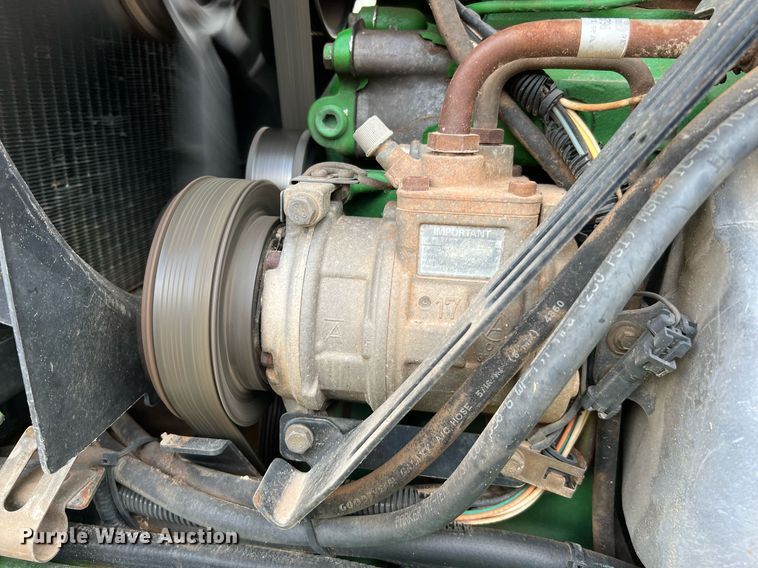 image for item DQ2317 2000 John Deere 7810  MFWD tractor