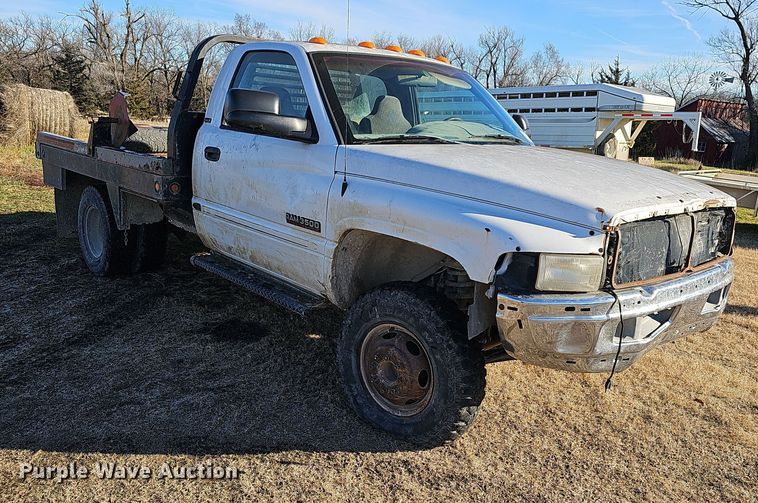 image for item DR5902 2001 Dodge Ram 3500 Laramie SLT  bale bed pickup truck