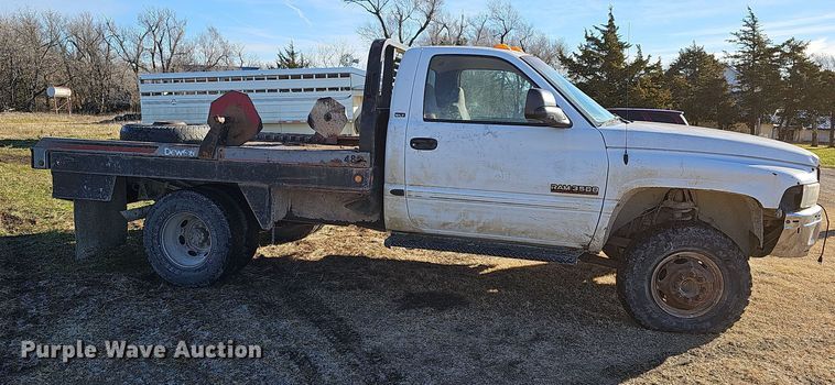 image for item DR5902 2001 Dodge Ram 3500 Laramie SLT  bale bed pickup truck