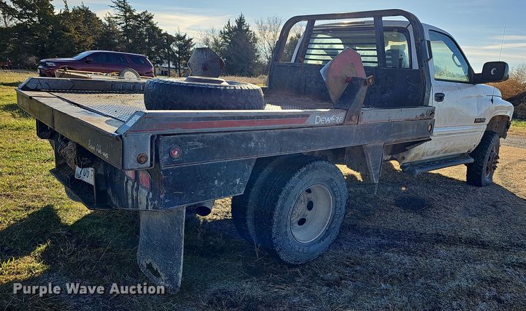 image for item DR5902 2001 Dodge Ram 3500 Laramie SLT  bale bed pickup truck