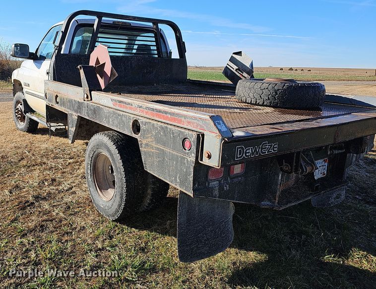 image for item DR5902 2001 Dodge Ram 3500 Laramie SLT  bale bed pickup truck