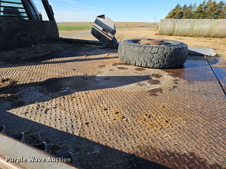 image for item DR5902 2001 Dodge Ram 3500 Laramie SLT  bale bed pickup truck