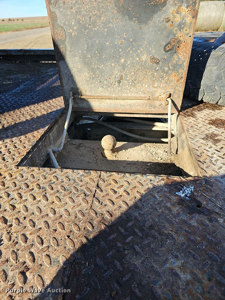 image for item DR5902 2001 Dodge Ram 3500 Laramie SLT  bale bed pickup truck