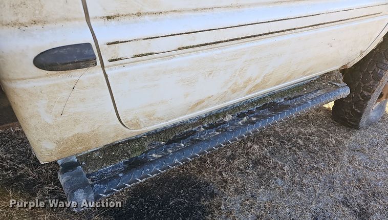 image for item DR5902 2001 Dodge Ram 3500 Laramie SLT  bale bed pickup truck