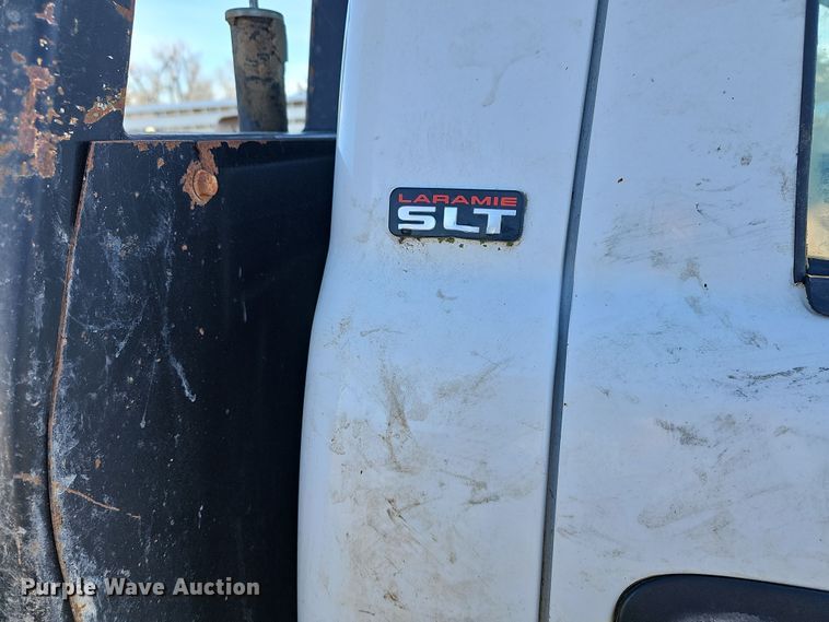 image for item DR5902 2001 Dodge Ram 3500 Laramie SLT  bale bed pickup truck