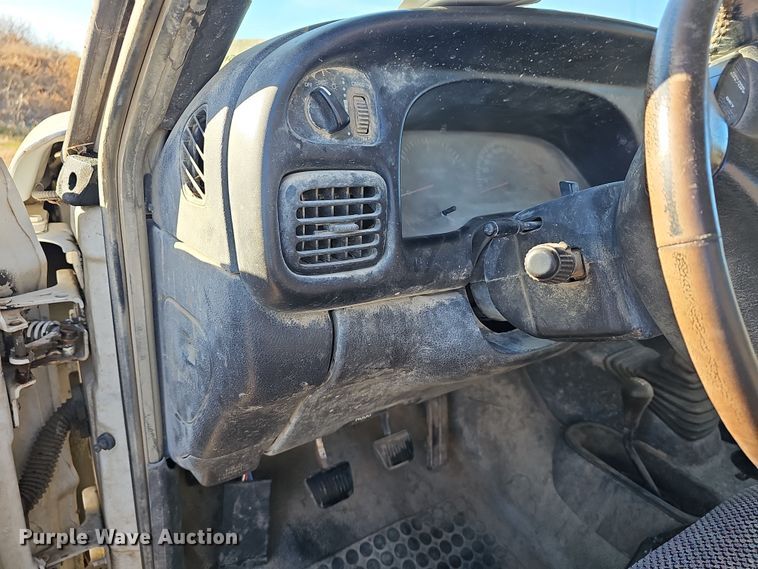 image for item DR5902 2001 Dodge Ram 3500 Laramie SLT  bale bed pickup truck