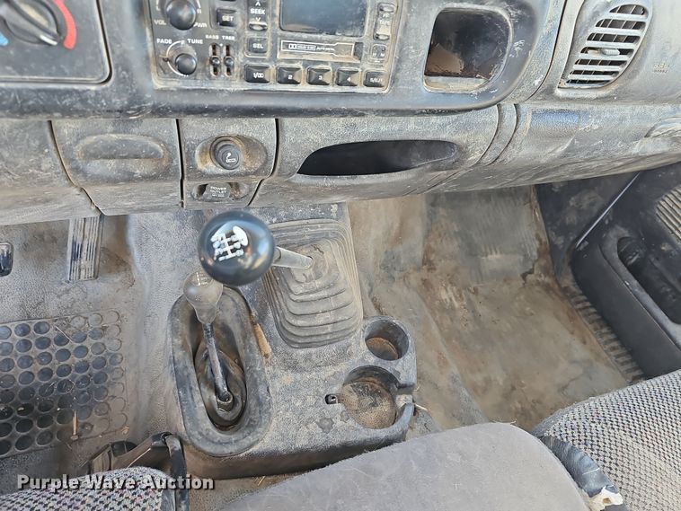 image for item DR5902 2001 Dodge Ram 3500 Laramie SLT  bale bed pickup truck