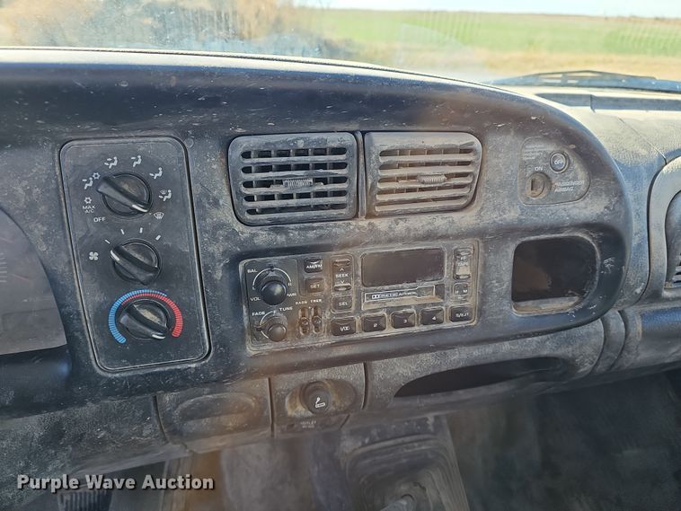 image for item DR5902 2001 Dodge Ram 3500 Laramie SLT  bale bed pickup truck