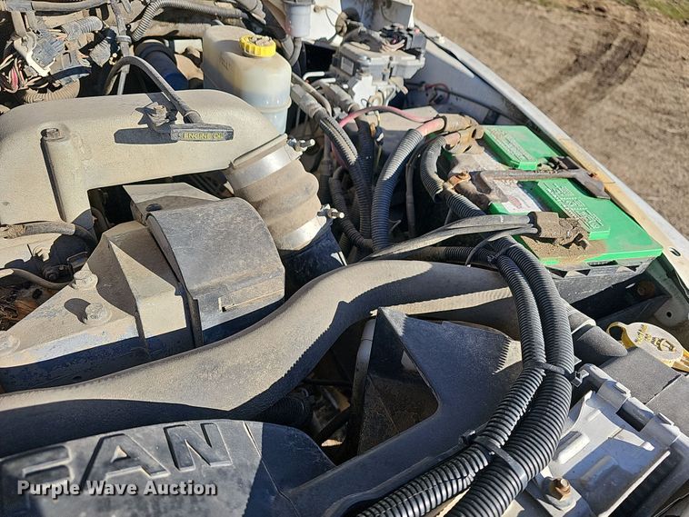 image for item DR5902 2001 Dodge Ram 3500 Laramie SLT  bale bed pickup truck