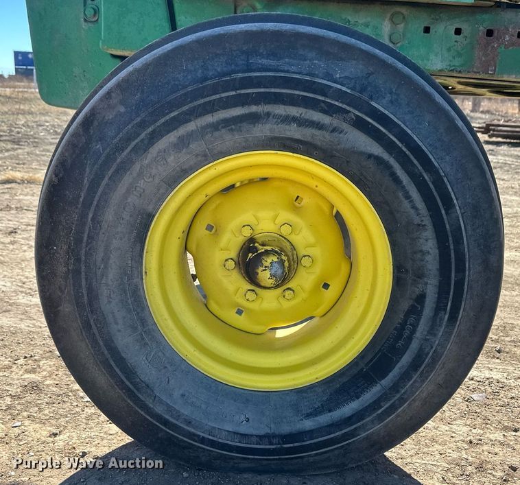 image for item EK9792 1976 John Deere 4430  tractor