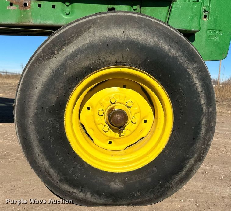 image for item EK9792 1976 John Deere 4430  tractor