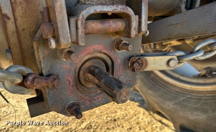 image for item GG9860 1990 Massey Ferguson 231  tractor