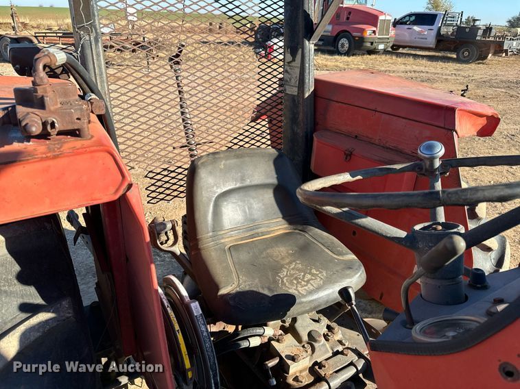 image for item GG9860 1990 Massey Ferguson 231  tractor