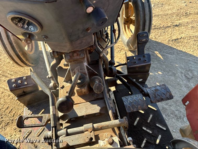 image for item GG9860 1990 Massey Ferguson 231  tractor