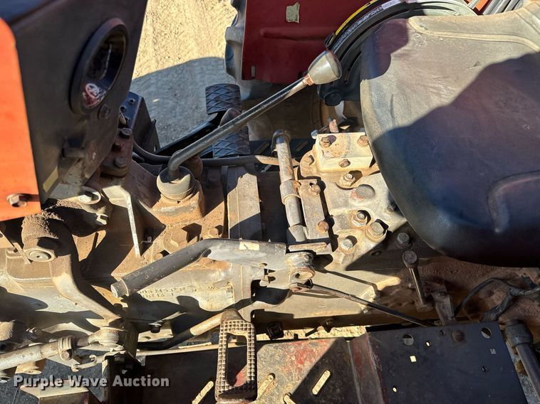 image for item GG9860 1990 Massey Ferguson 231  tractor