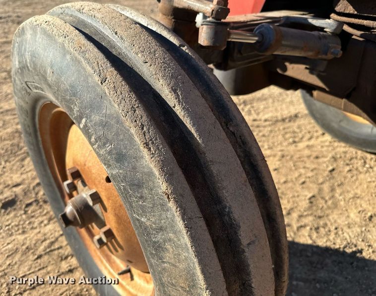 image for item GG9860 1990 Massey Ferguson 231  tractor