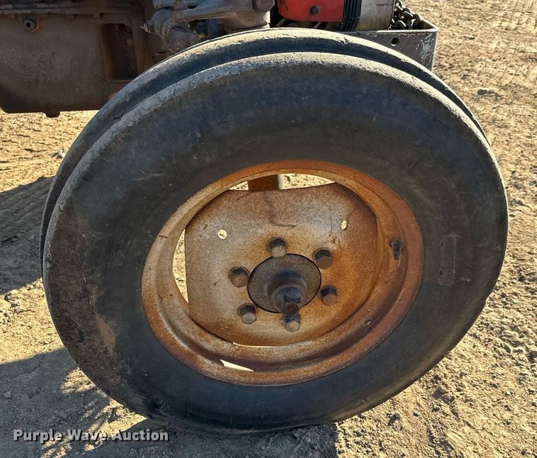 image for item GG9860 1990 Massey Ferguson 231  tractor