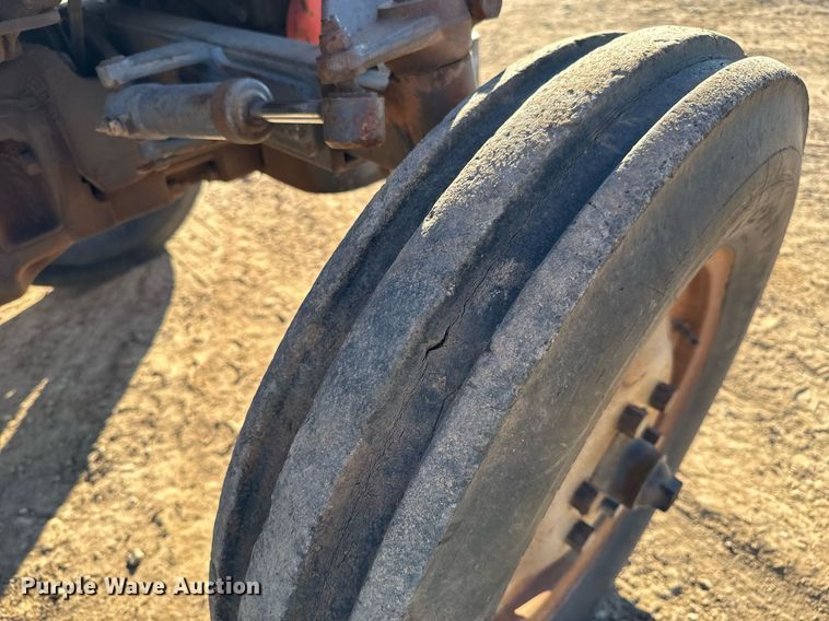 image for item GG9860 1990 Massey Ferguson 231  tractor