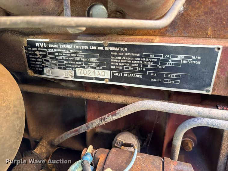 image for item GG9879 1983 Mack  grain truck