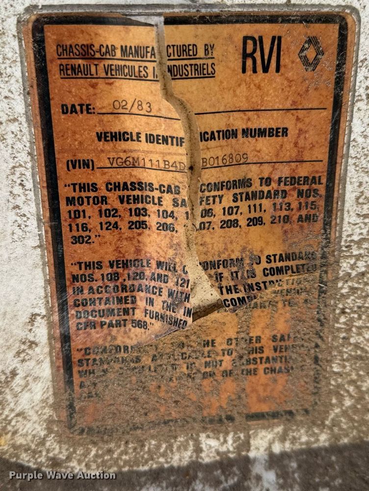 image for item GG9879 1983 Mack  grain truck