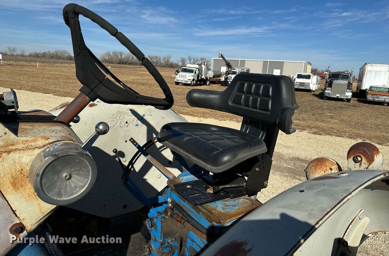image for item GG9880 Ford 6000  tractor