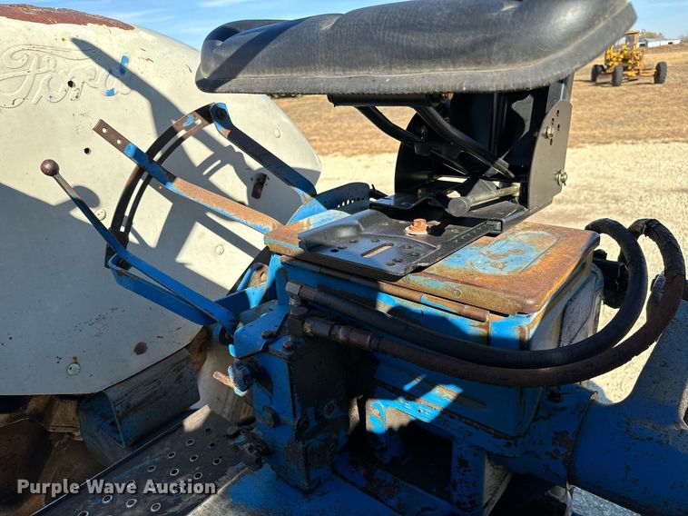 image for item GG9880 Ford 6000  tractor