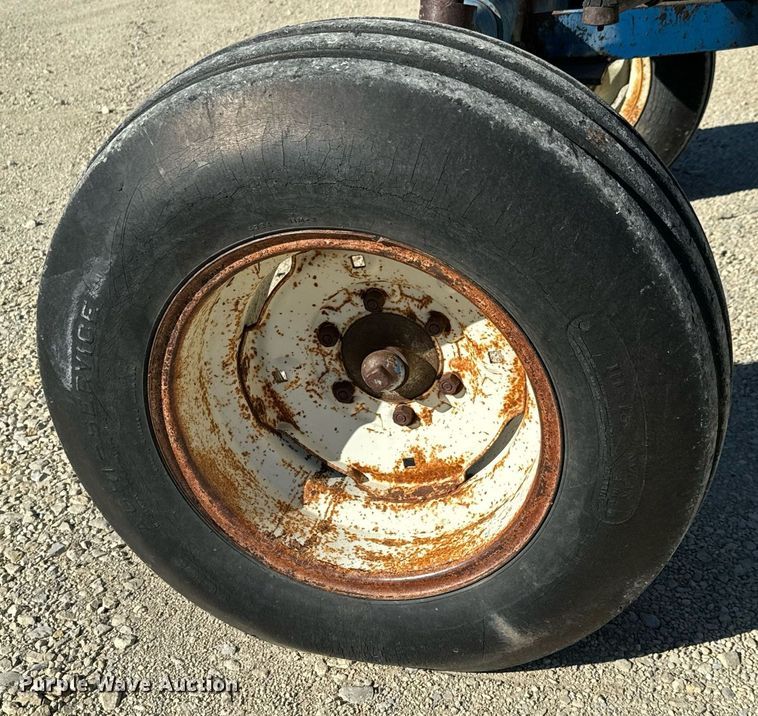 image for item GG9880 Ford 6000  tractor