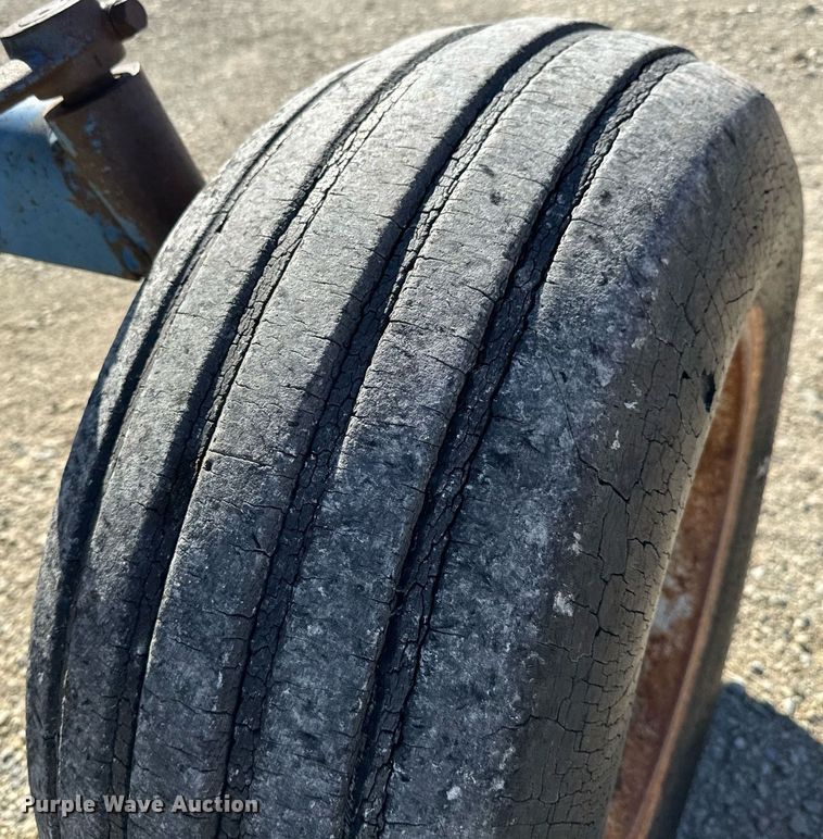 image for item GG9880 Ford 6000  tractor