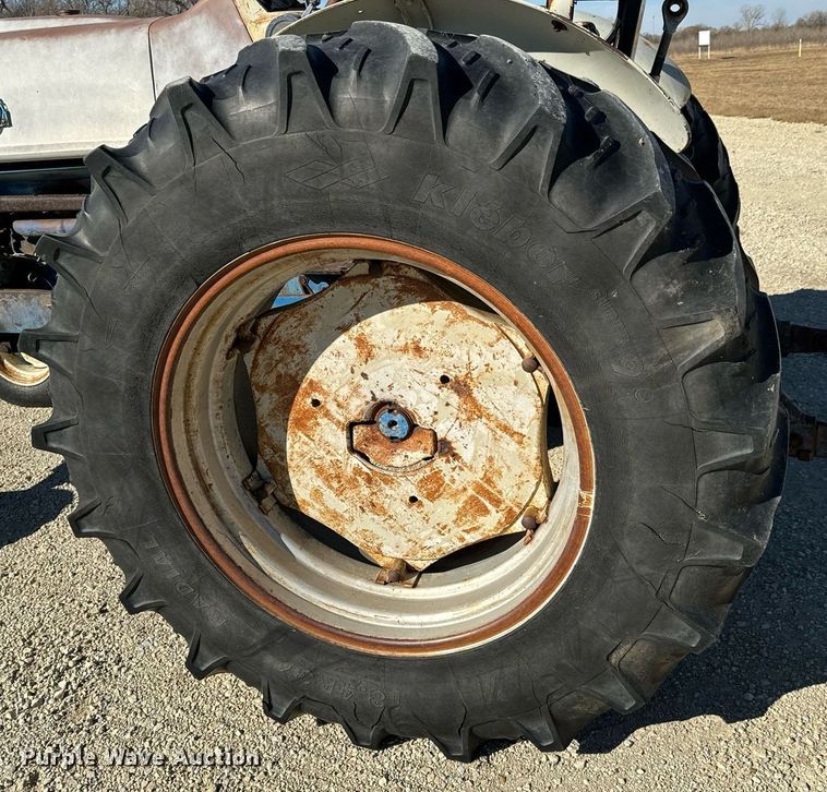 image for item GG9880 Ford 6000  tractor