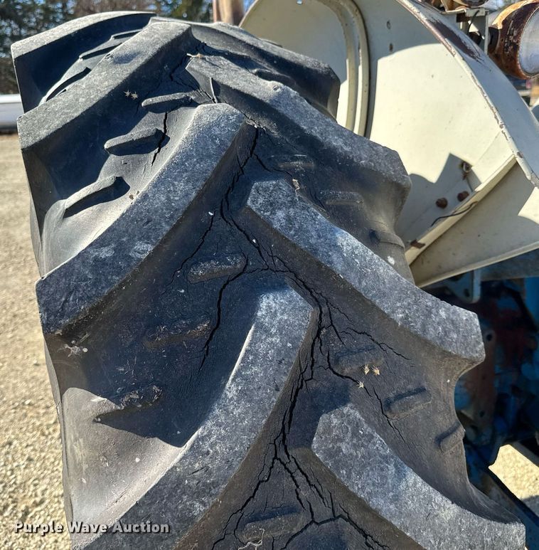 image for item GG9880 Ford 6000  tractor