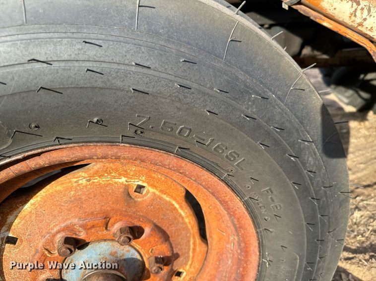 image for item GG9881 Ford 5000  tractor