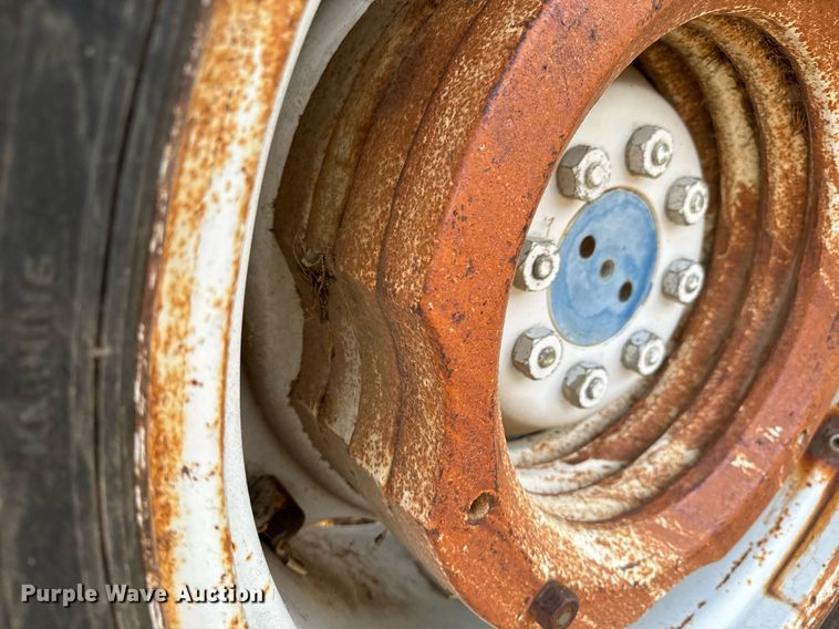 image for item GG9881 Ford 5000  tractor