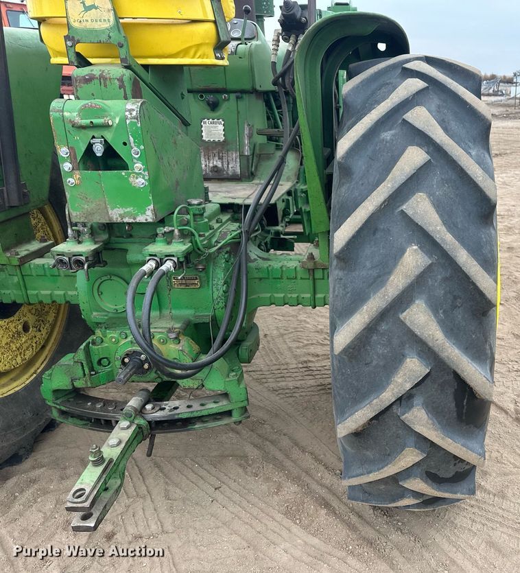 image for item IU9158 1962 John Deere 4010  tractor