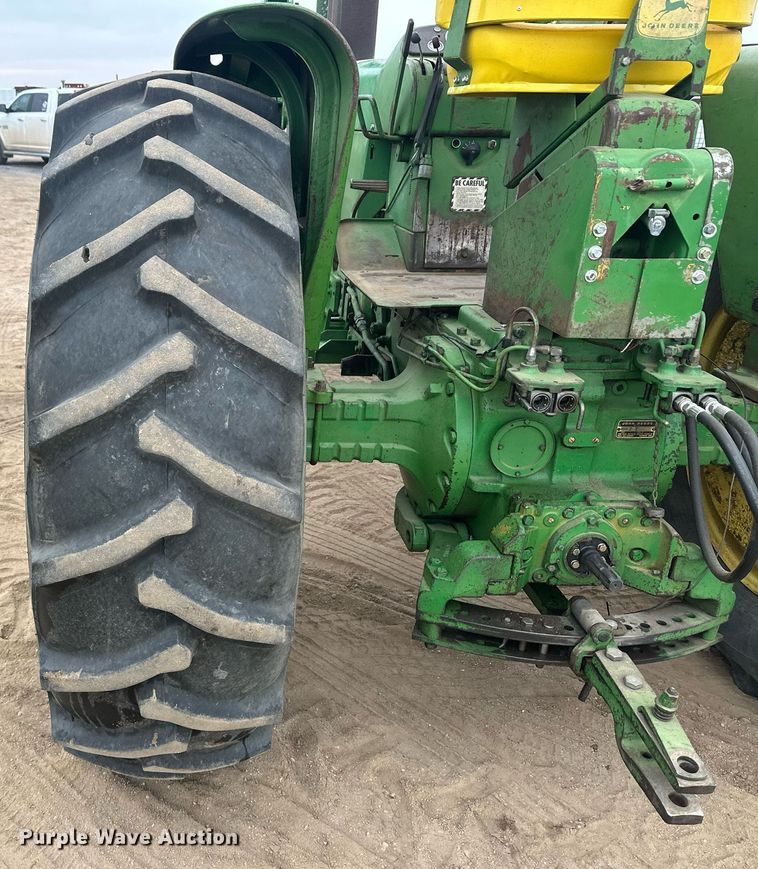 image for item IU9158 1962 John Deere 4010  tractor