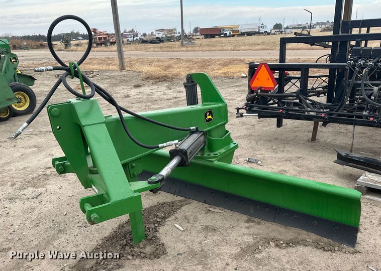 image for item IU9159 John Deere  blade