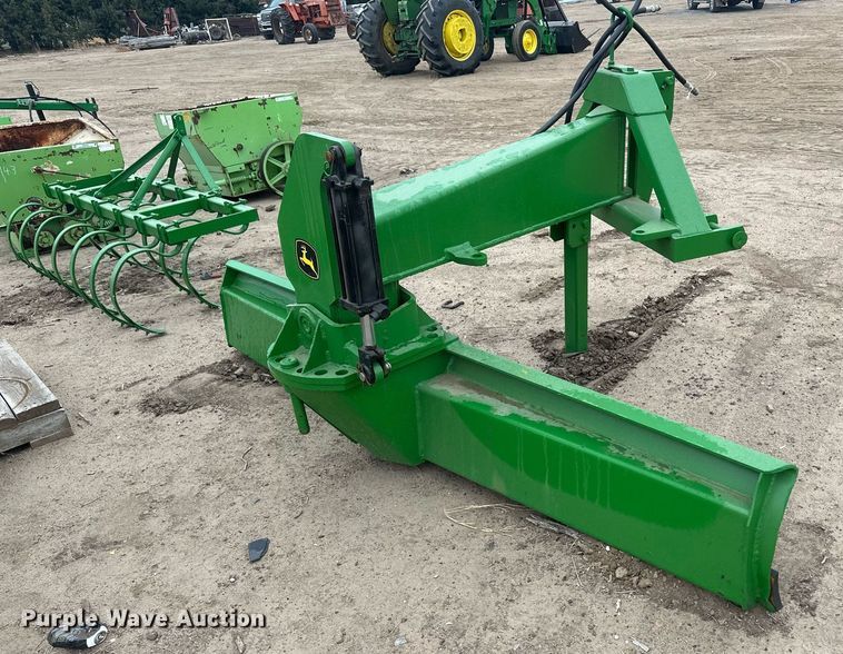 image for item IU9159 John Deere  blade