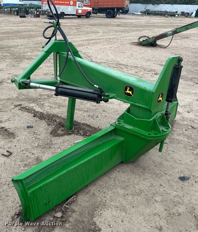 image for item IU9159 John Deere  blade