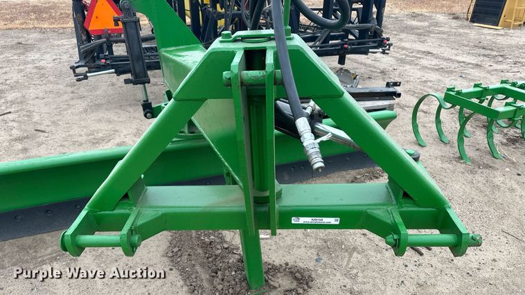 image for item IU9159 John Deere  blade