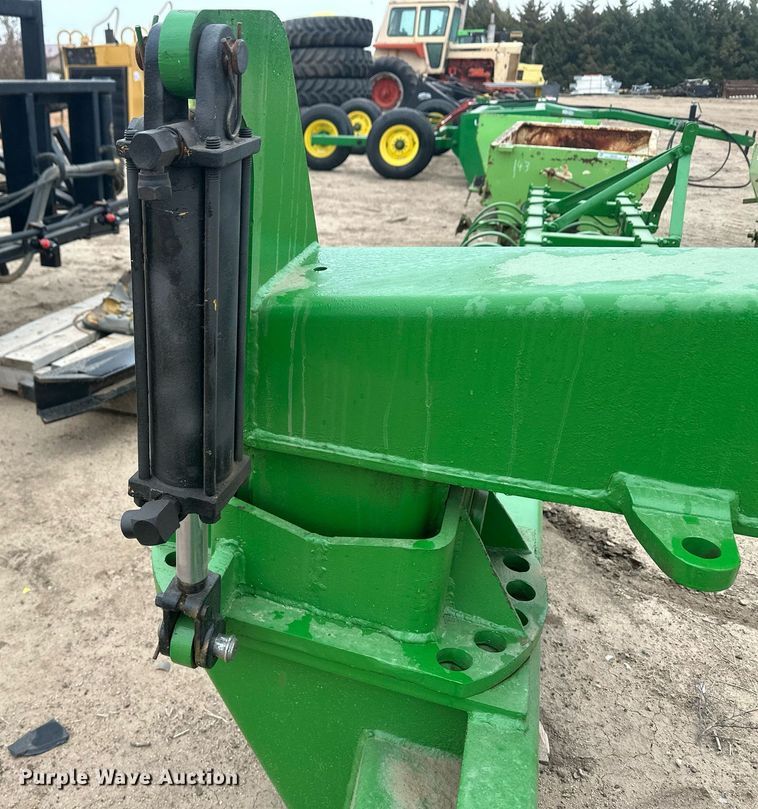 image for item IU9159 John Deere  blade