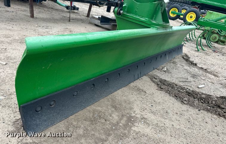 image for item IU9159 John Deere  blade